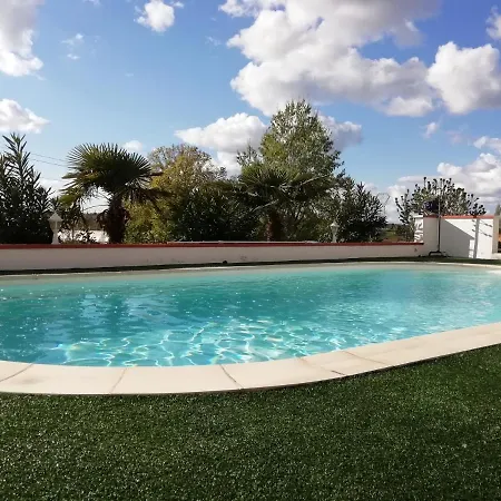 La Du Moulin Bed & Breakfast