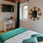 La Du Moulin Bed and breakfast