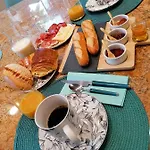 La Du Moulin Bed and breakfast