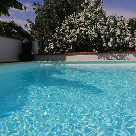 La Du Moulin Bed & Breakfast